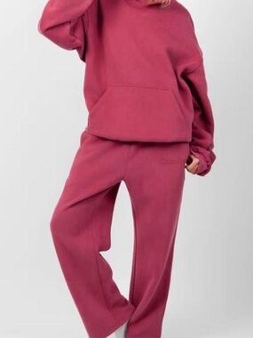 Comfrt Set in Berry